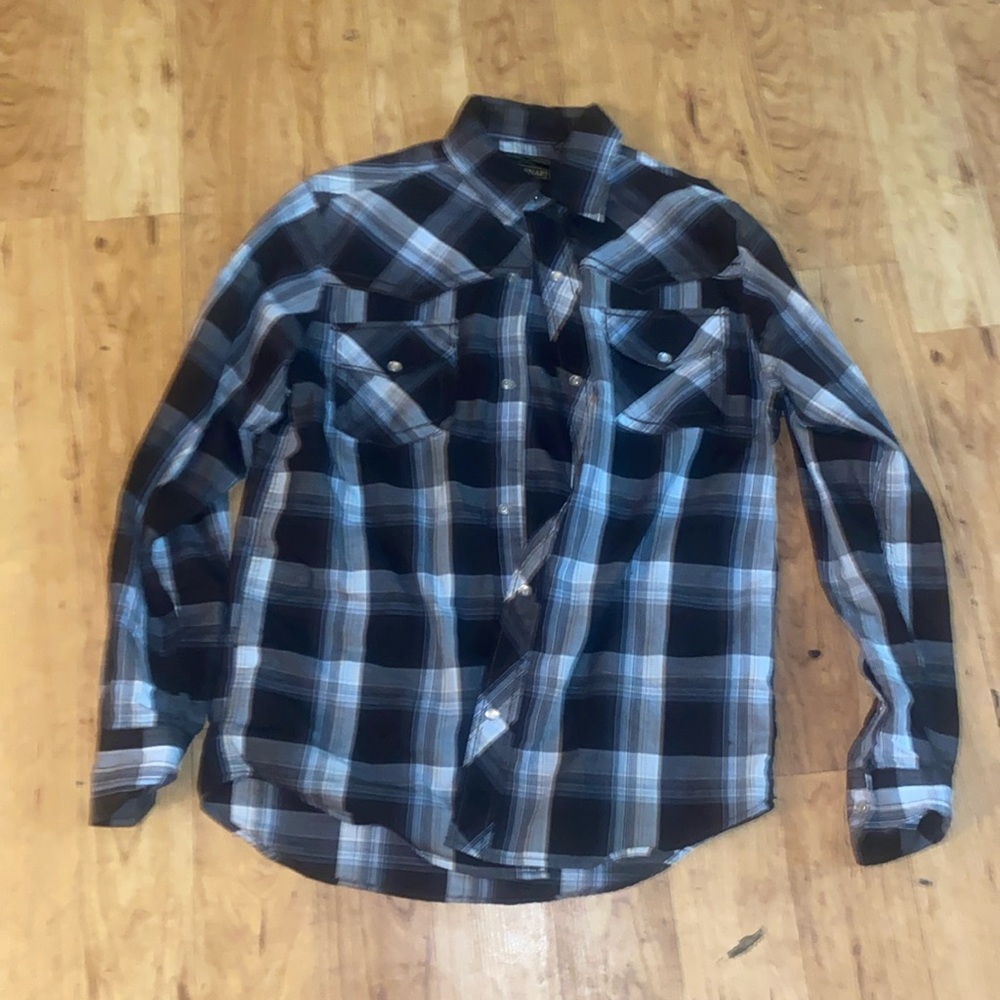 size medium black white grey and light blue flannel